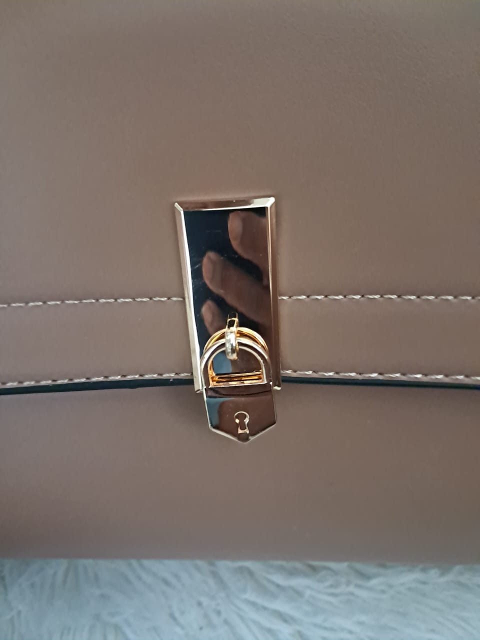 Cartera Elegante Satchel Correa Ajustable color kaki