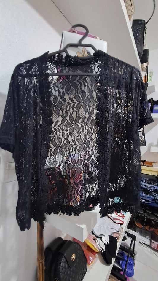 Bolero ligero Ideal para combinar con tus jeans favoritos o tu vestido favorito. Tallas M L