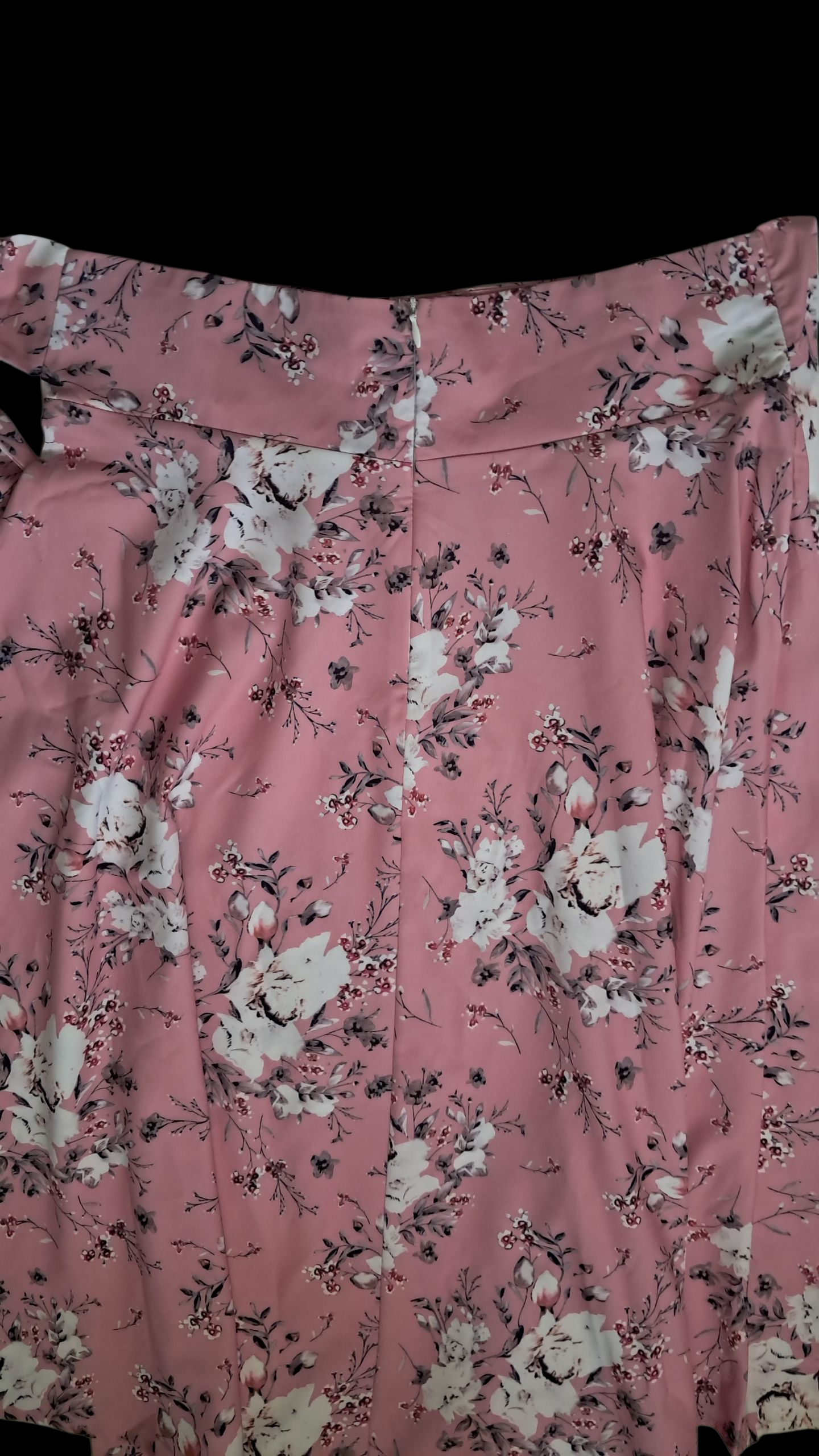 Falda midi elegante. Corte A, talla S cintura con lazo estampado rosa