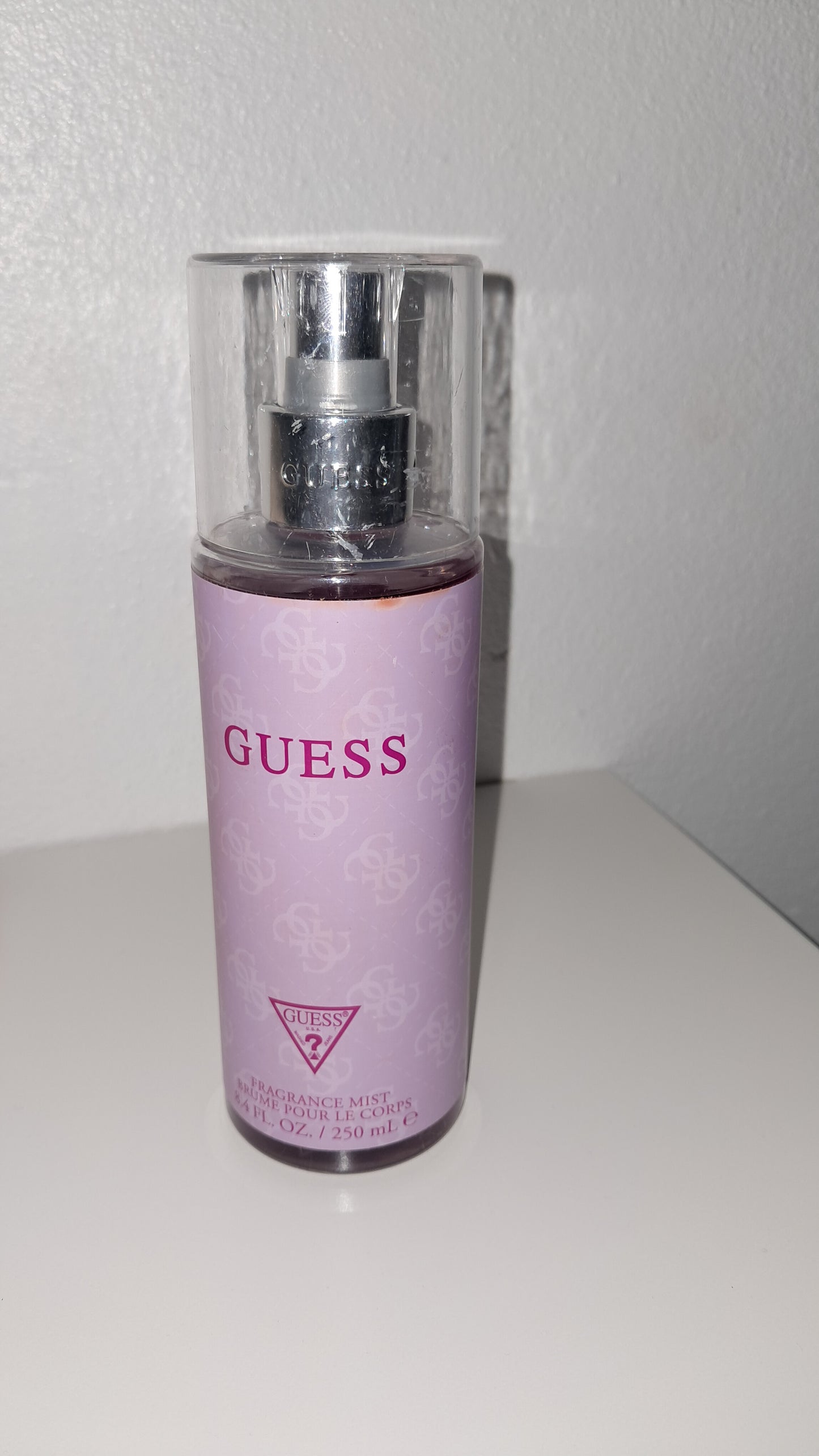 Fragancia en Spray Guess 8.4 Onzas Floral Fruity, amaderada