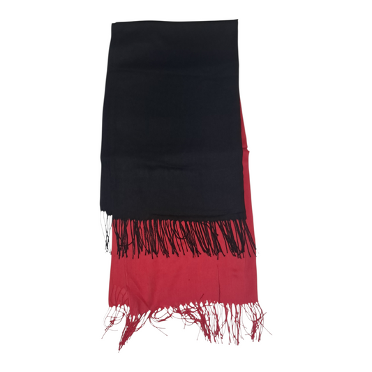 Bufandas diseño de Borla disponible en rojo y negro. Precio por unidad