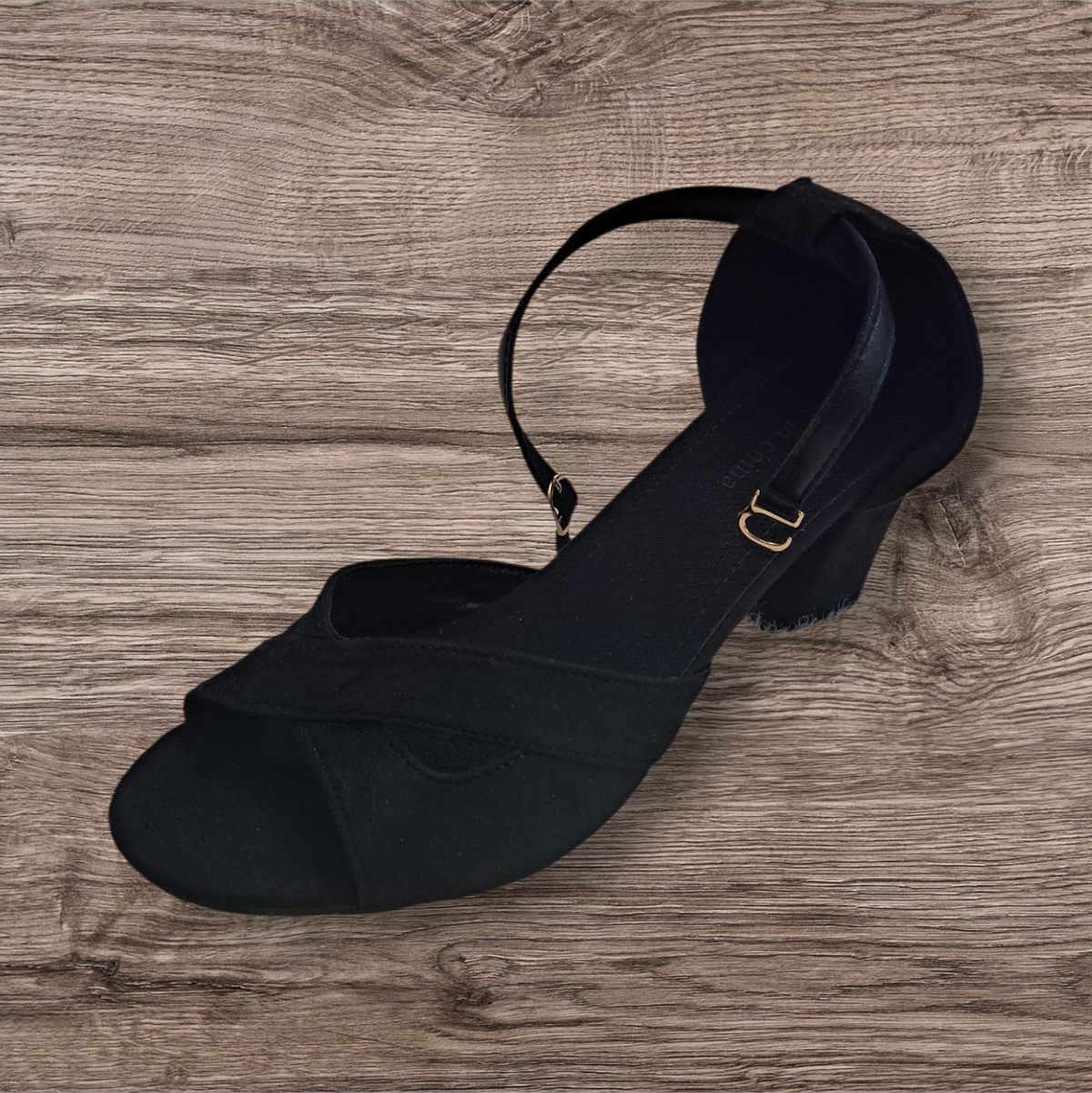 Zapatillas Hebillas Negra para mujer Size 7.5