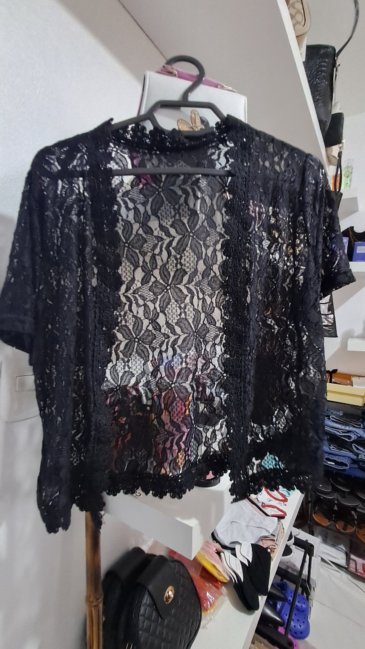 Bolero ligero Ideal para combinar con tus jeans favoritos o tu vestido favorito. Tallas M L